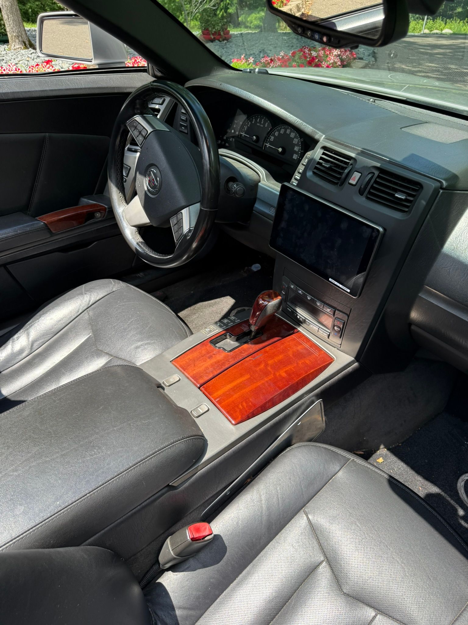 Used 2008 Cadillac XLR RWD image 14