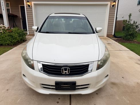 Used 2010 Honda Accord EX-L image 2