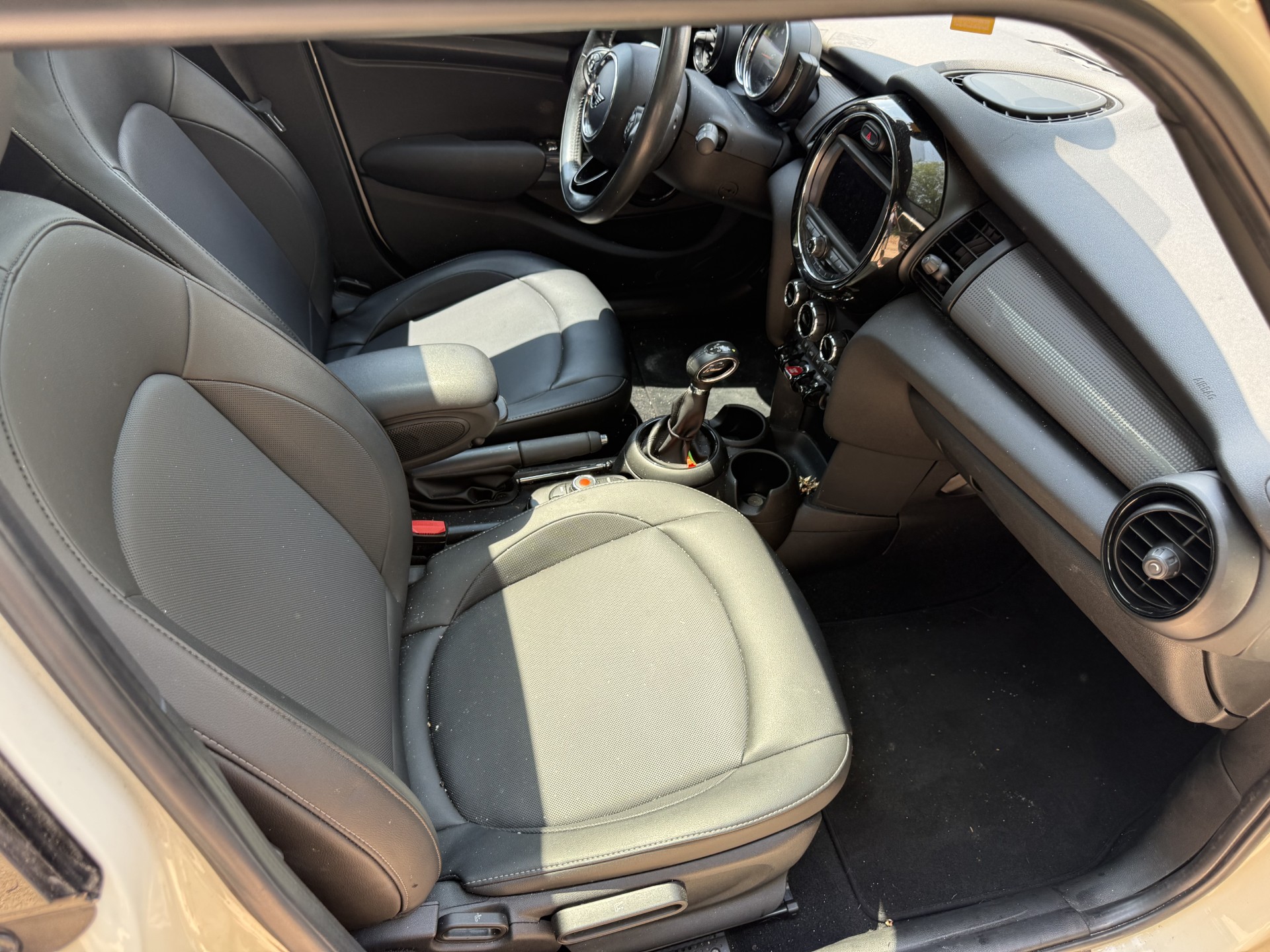 Used 2019 MINI Cooper 4-Door Hardtop FWD image 12