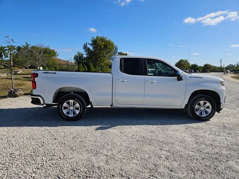 Used 2020 Chevrolet Silverado 1500 LT w/ Trailering Package image 5