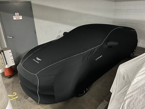 Used 2016 Aston Martin Vanquish Coupe 2D image 19