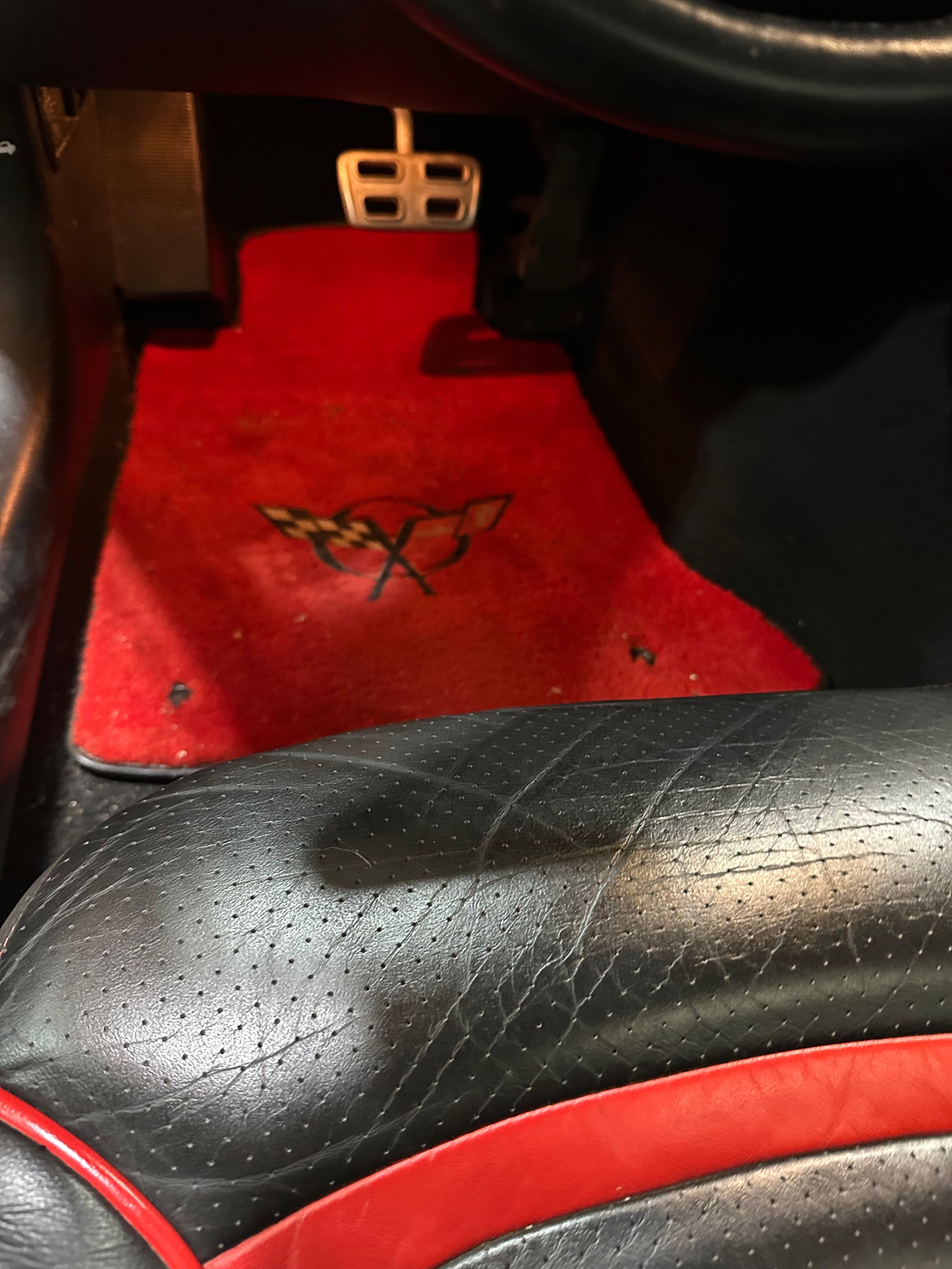 Used 2003 Chevrolet Corvette Coupe RWD image 18