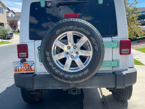 Used 2013 Jeep Wrangler Unlimited Rubicon w/ Connectivity Group image 5