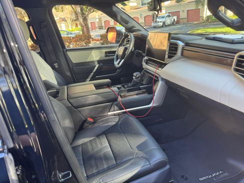 Used 2025 Toyota Sequoia Capstone image 13