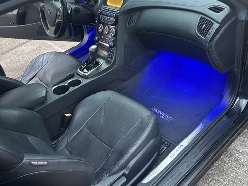 Used 2015 Hyundai Genesis 3.8 image 18