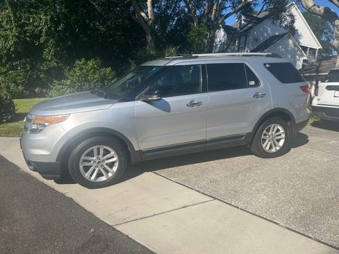 Used 2011 Ford Explorer XLT w/ 202A Rapid Spec Order Code image 11