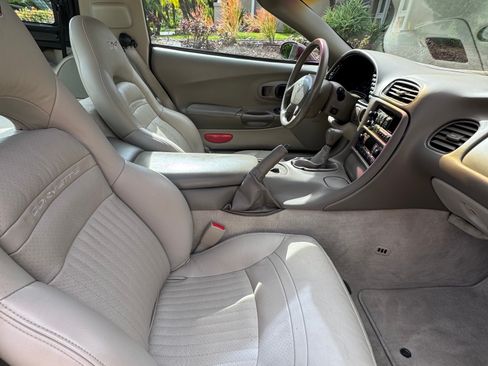 Used 2003 Chevrolet Corvette Coupe w/ Preferred Equipment Group image 23