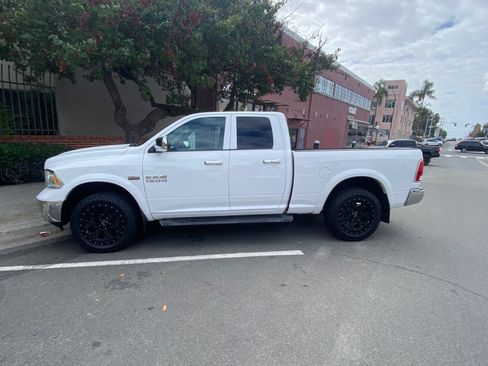 Used 2015 RAM 1500 Laramie w/ Convenience Group image 4