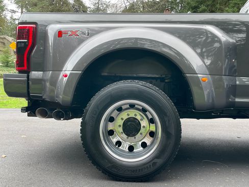 Used 2017 Ford F450 Platinum w/ Platinum Ultimate Package image 9