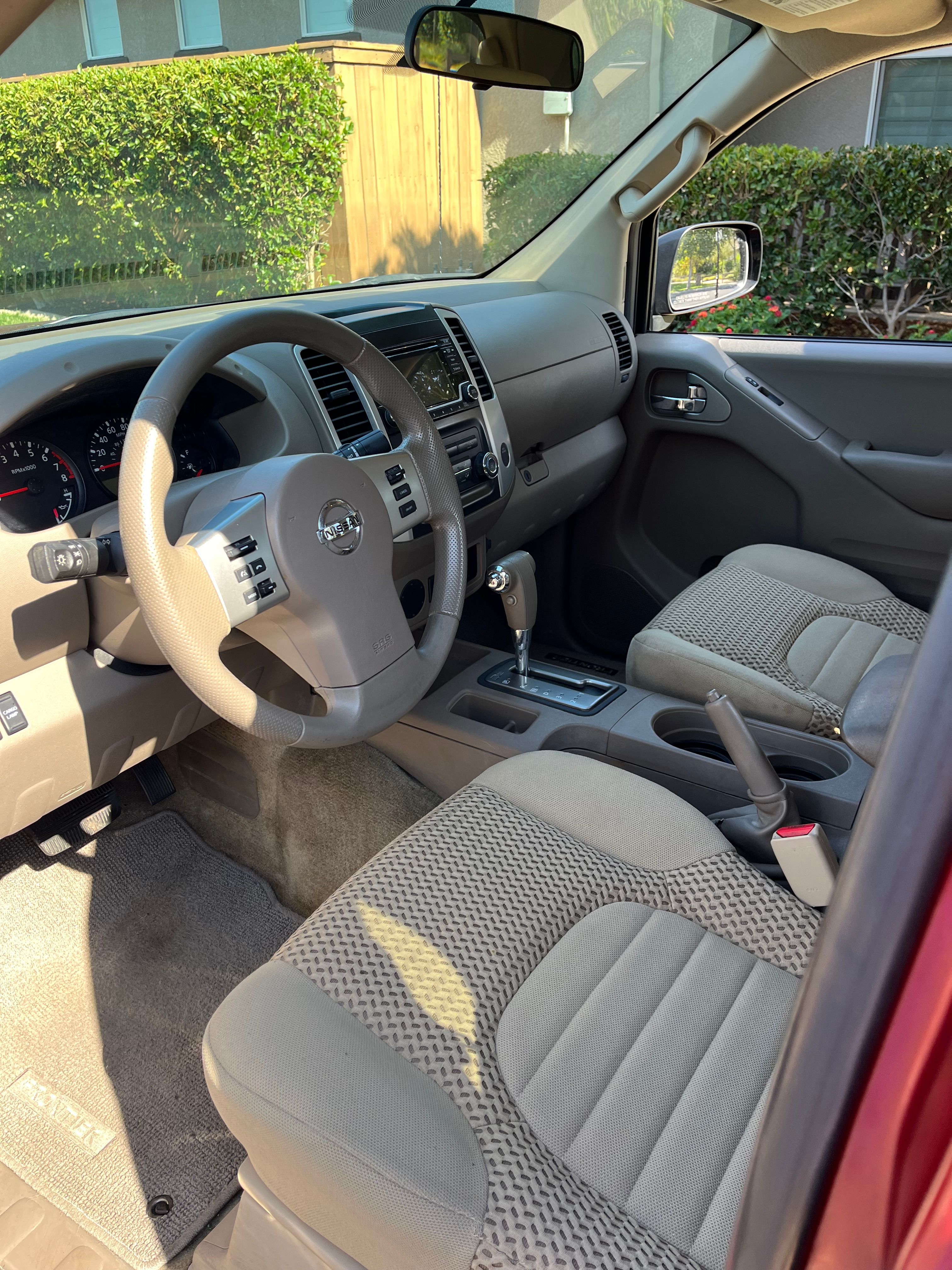 Used 2016 Nissan Frontier SV RWD image 5