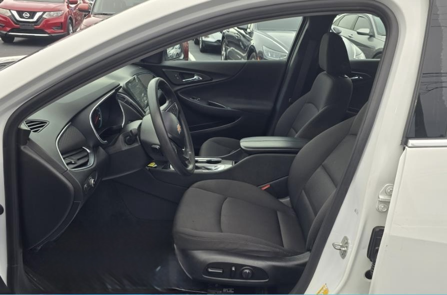Used 2021 Chevrolet Malibu LT FWD image 8