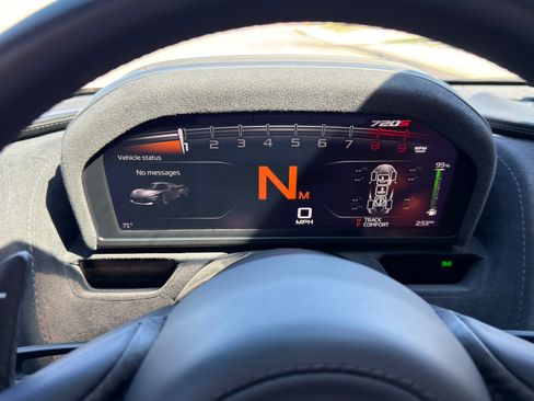 Used 2020 McLaren 720S Coupe 2D image 17