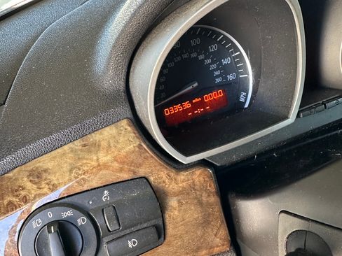 Used 2005 BMW Z4 2.5i image 4