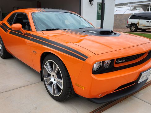 Used 2014 Dodge Challenger R/T image 4