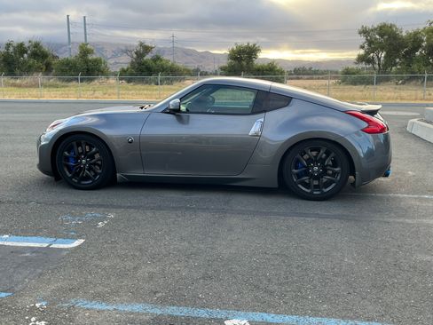 Used 2015 Nissan 370Z Touring image 18