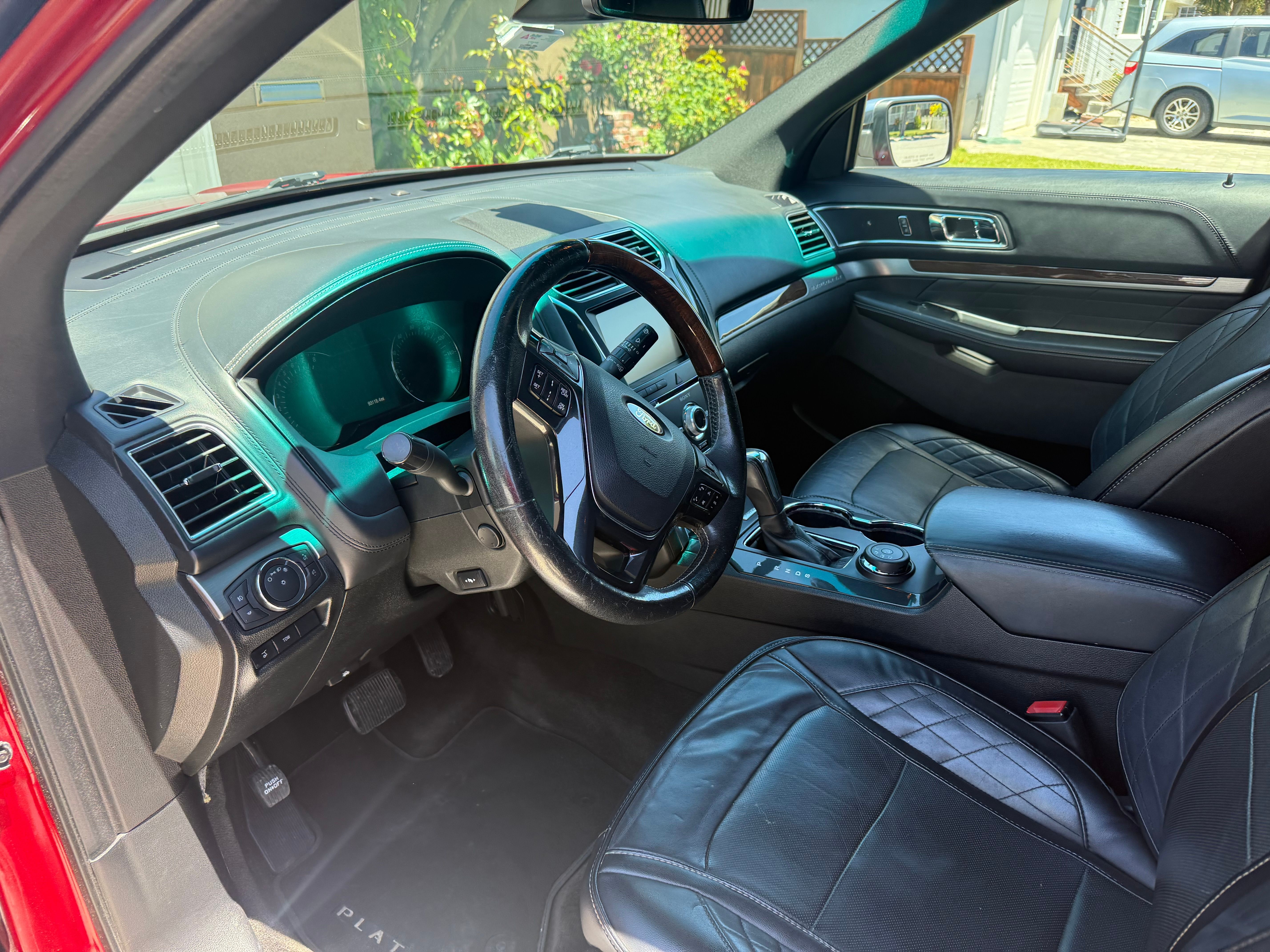 Used 2016 Ford Explorer Platinum AWD/4WD image 11