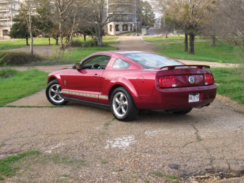Used 2006 Ford Mustang Premium image 9