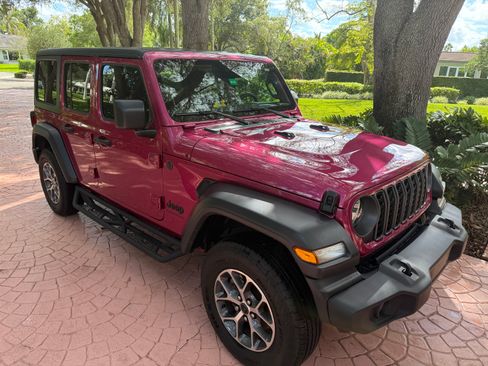 Used 2024 Jeep Wrangler Unlimited Sport image 1