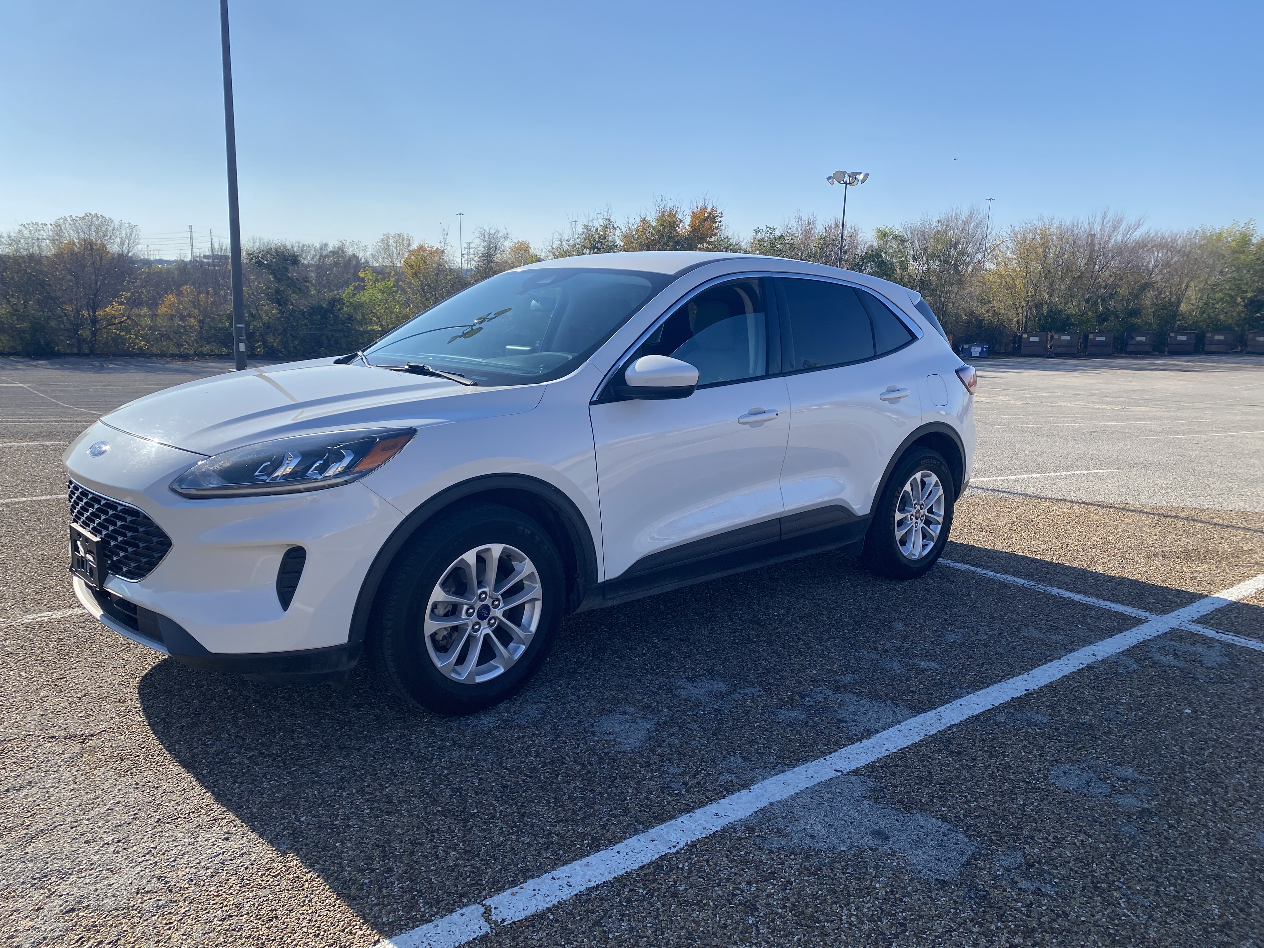 Used 2020 Ford Escape SE FWD image 1