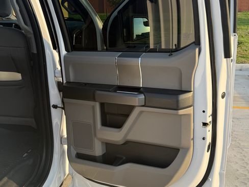 Used 2015 Ford F150 XLT w/ Equipment Group 302A Luxury image 10