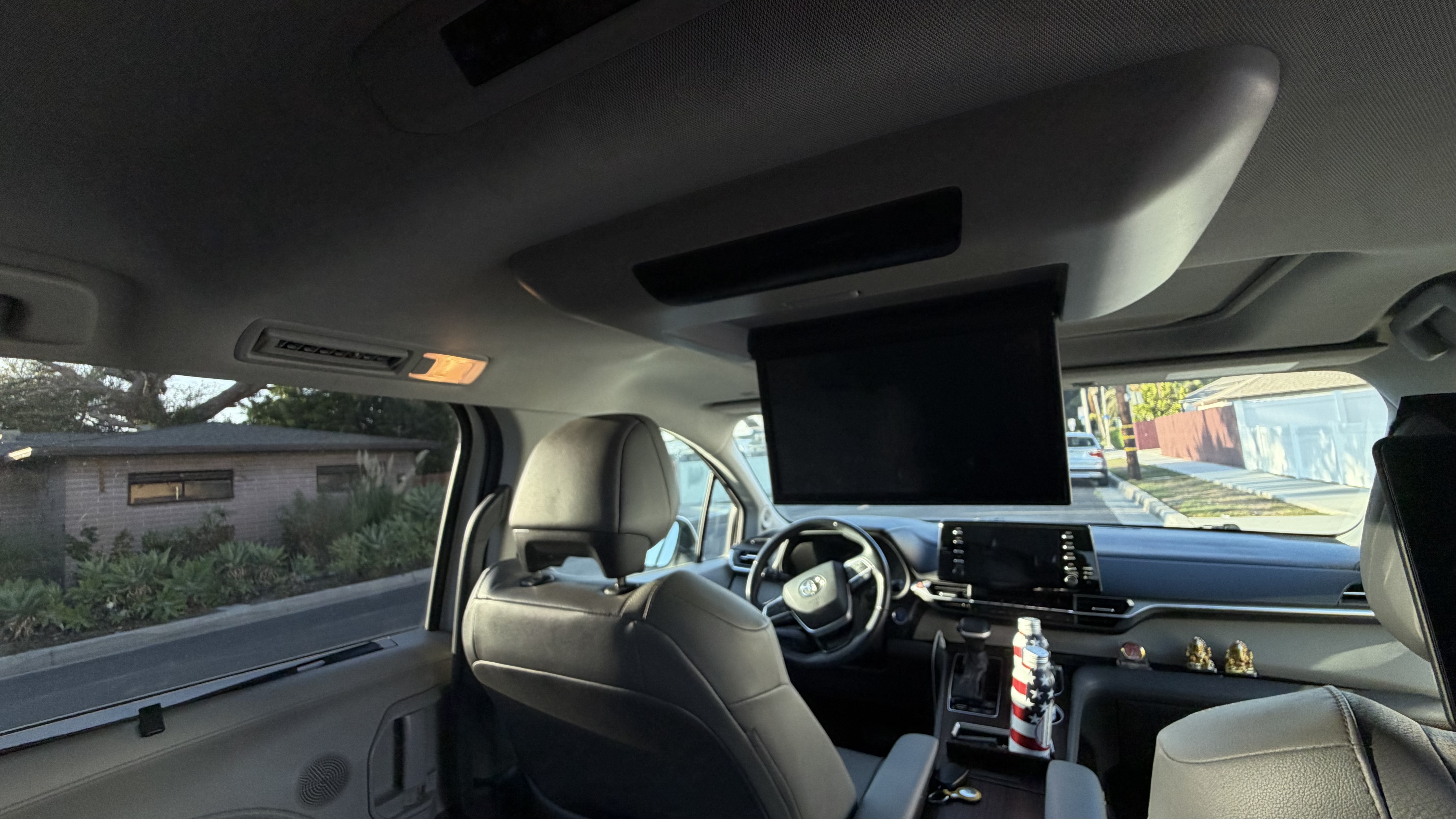 Used 2021 Toyota Sienna XLE w/ XLE Plus Package FWD image 6