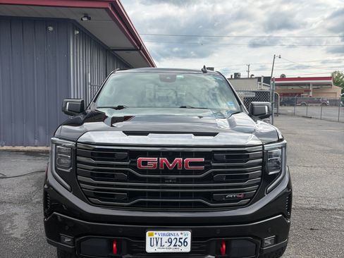 Used 2023 GMC Sierra 1500 AT4 w/ AT4 Preferred Package AWD/4WD image 4