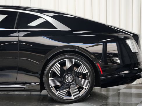 Used 2025 Rolls-Royce Spectre w/ Spectre Launch Package image 10