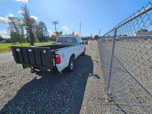 Used 2011 Ford F250 XL w/ PWR Equipment Group AWD/4WD image 4