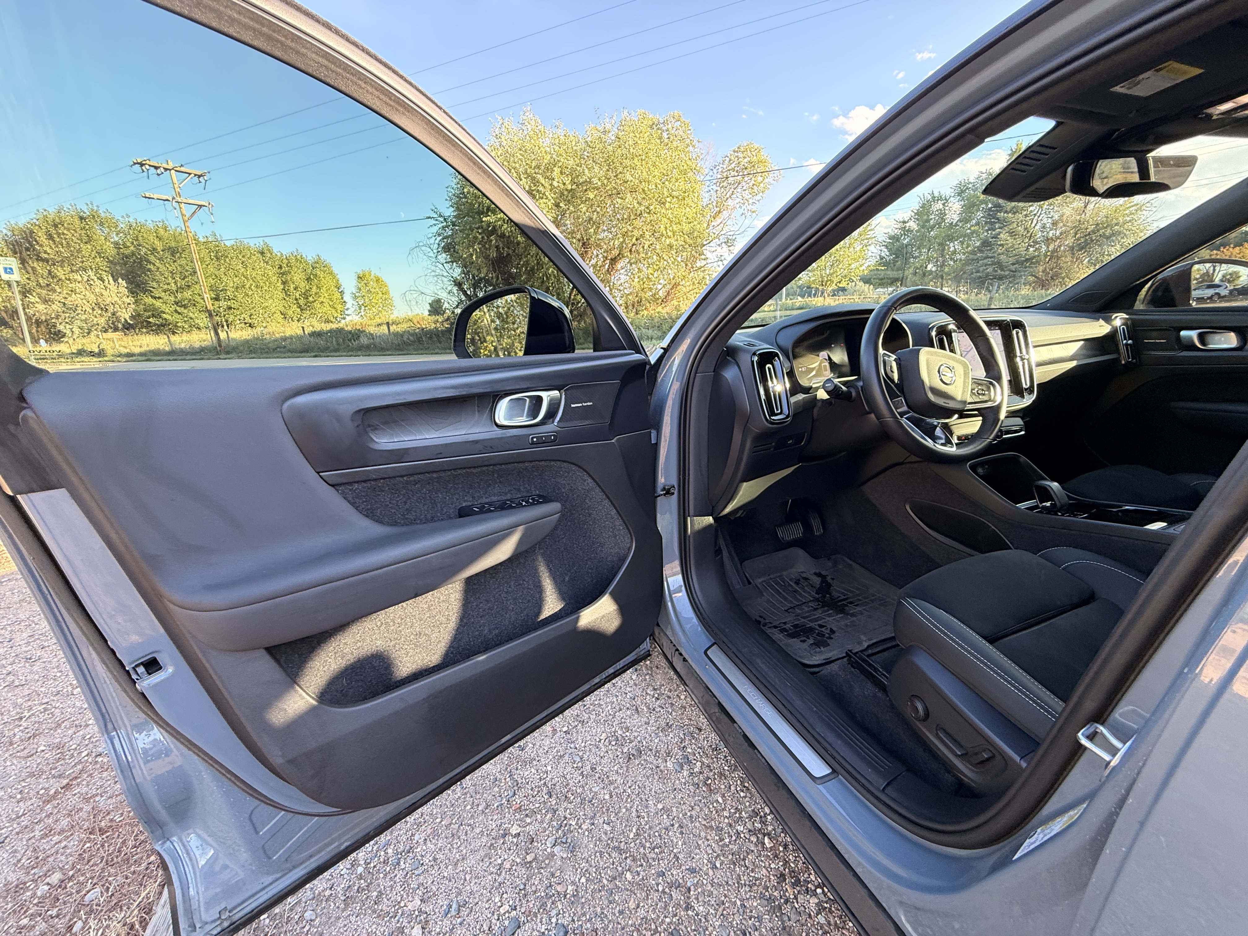 Used 2023 Volvo XC40 Recharge Ultimate w/ Protection Package Premier AWD/4WD image 15