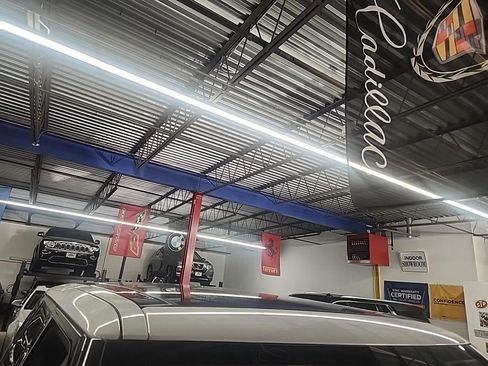 Used 2020 Land Rover Range Rover HSE image 14