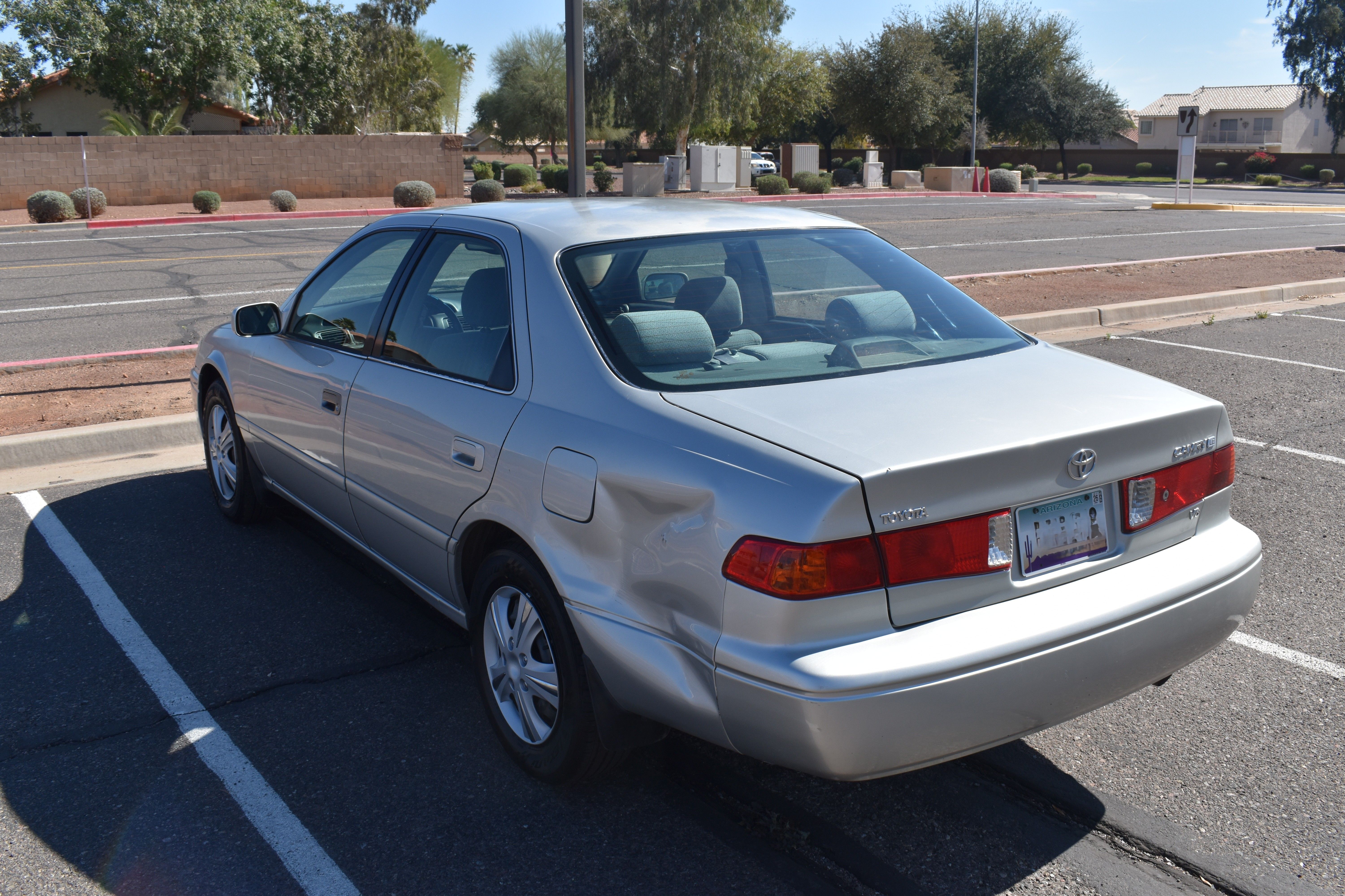 Used 2001 Toyota Camry XLE FWD image 2
