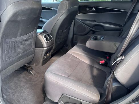 Used 2016 Kia Sorento AWD image 10