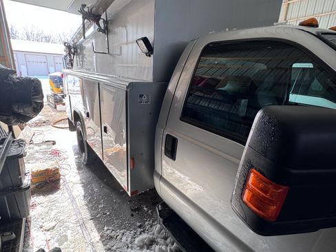 Used 2015 Ford F450 XL w/ Power Equipment Group image 4