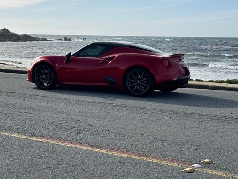 Used 2018 Alfa Romeo 4C Coupe w/ Coupe Track Package 2 image 4