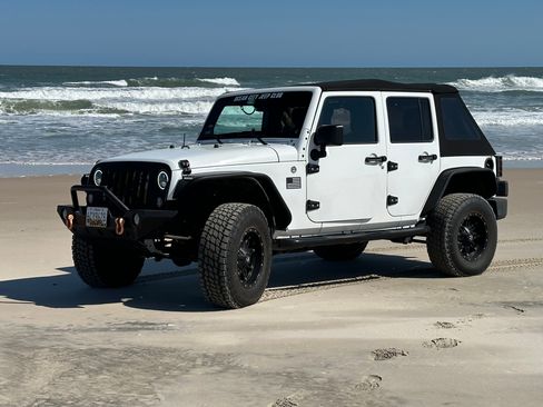 Used 2015 Jeep Wrangler Unlimited Sport w/ Quick Order Package 24S image 2