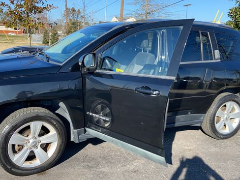 Used 2012 Jeep Compass Sport FWD image 6