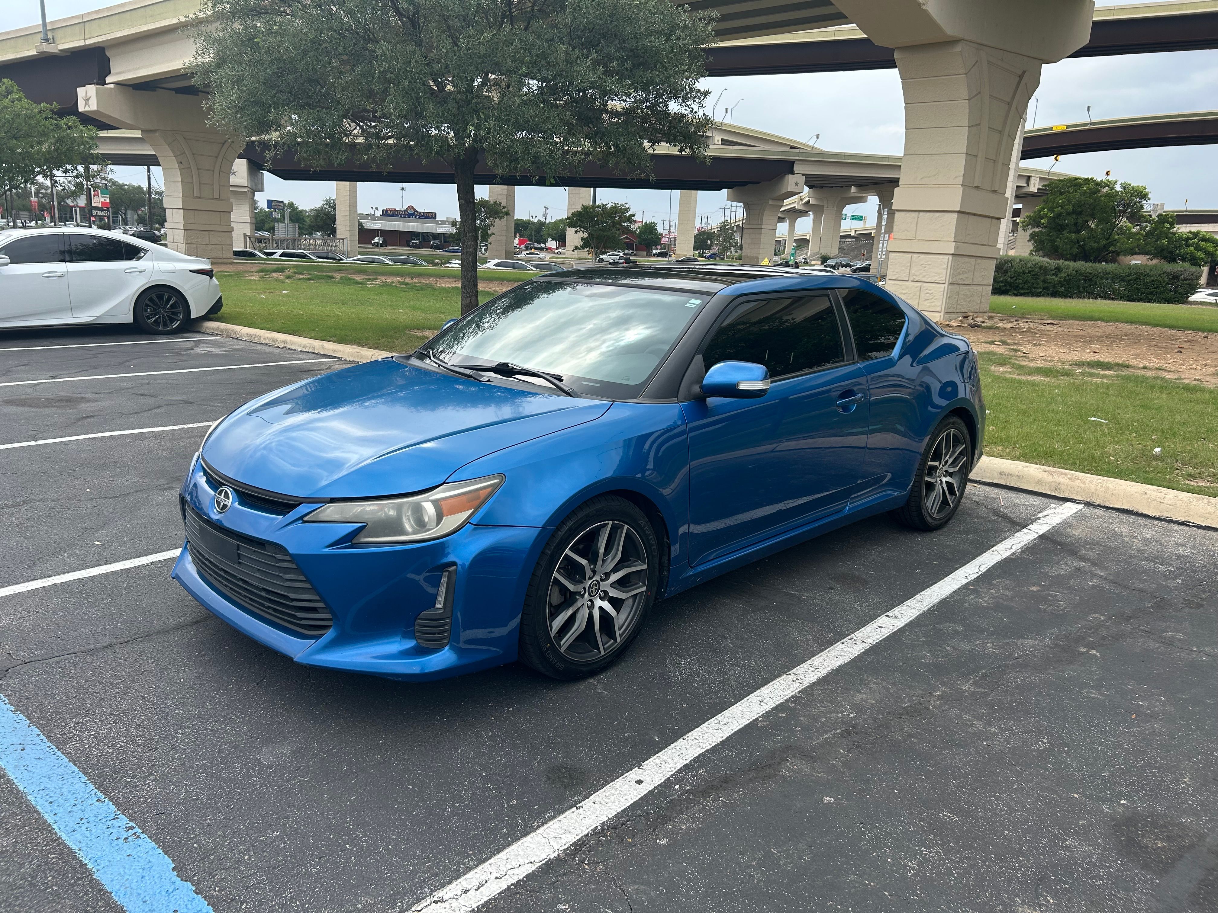 Used 2014 Scion tC FWD image 1