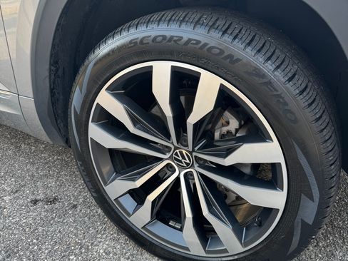 Used 2021 Volkswagen Atlas Cross Sport SEL Premium image 10