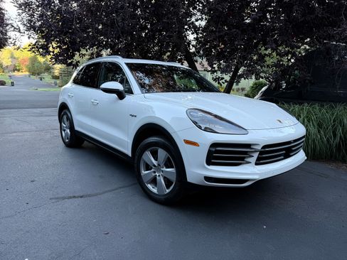Used 2019 Porsche Cayenne E-Hybrid AWD/4WD image 1