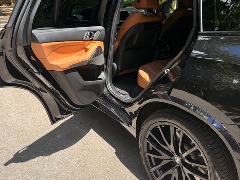 Used 2021 BMW X5 sDrive40i w/ M Sport Package image 15