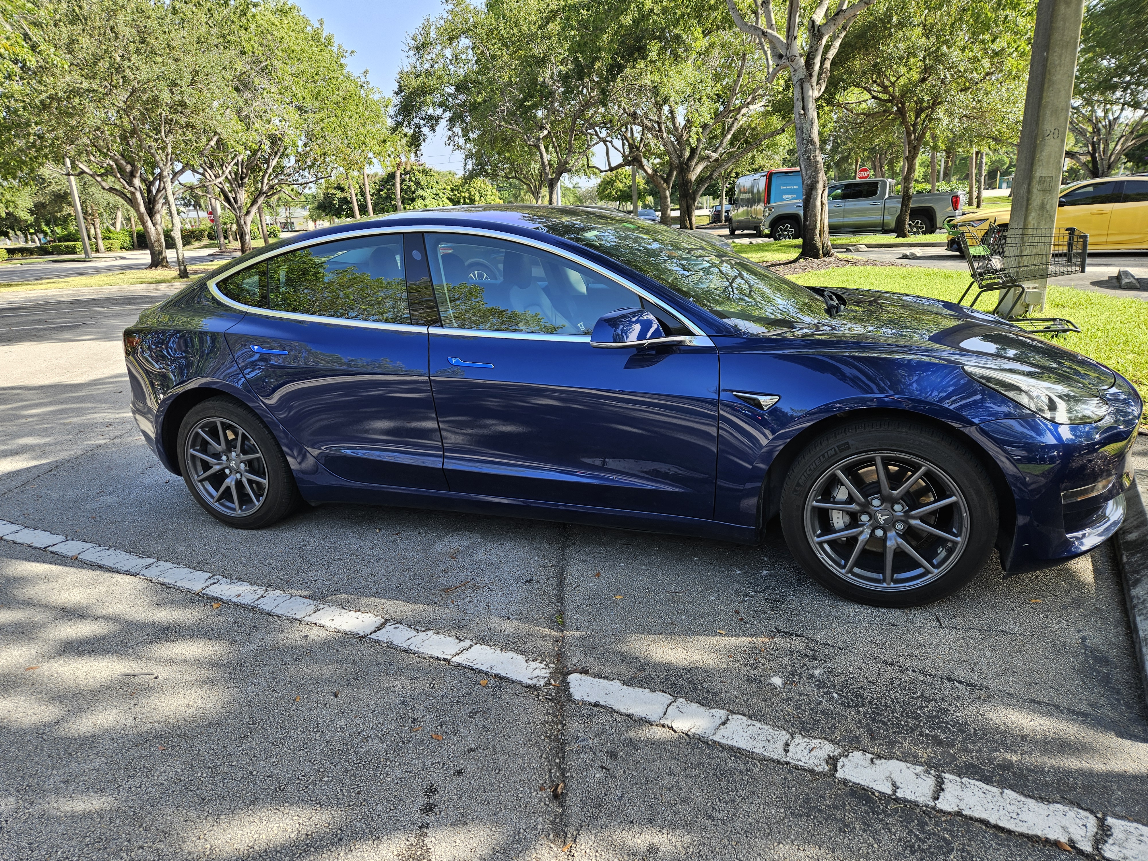 Used 2019 Tesla Model 3 Standard Range Plus RWD image 1