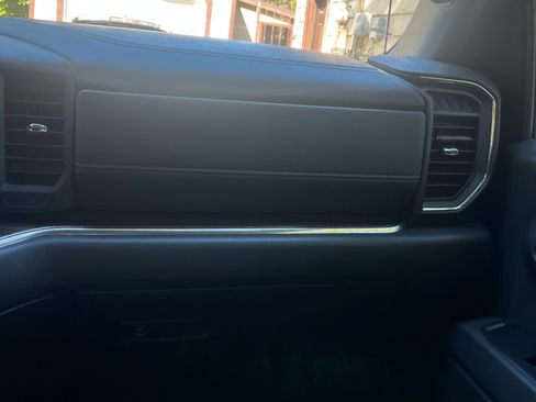 Used 2025 Chevrolet Silverado 1500 LT image 24