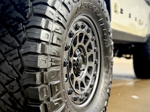 Used 2024 INEOS Grenadier image 2