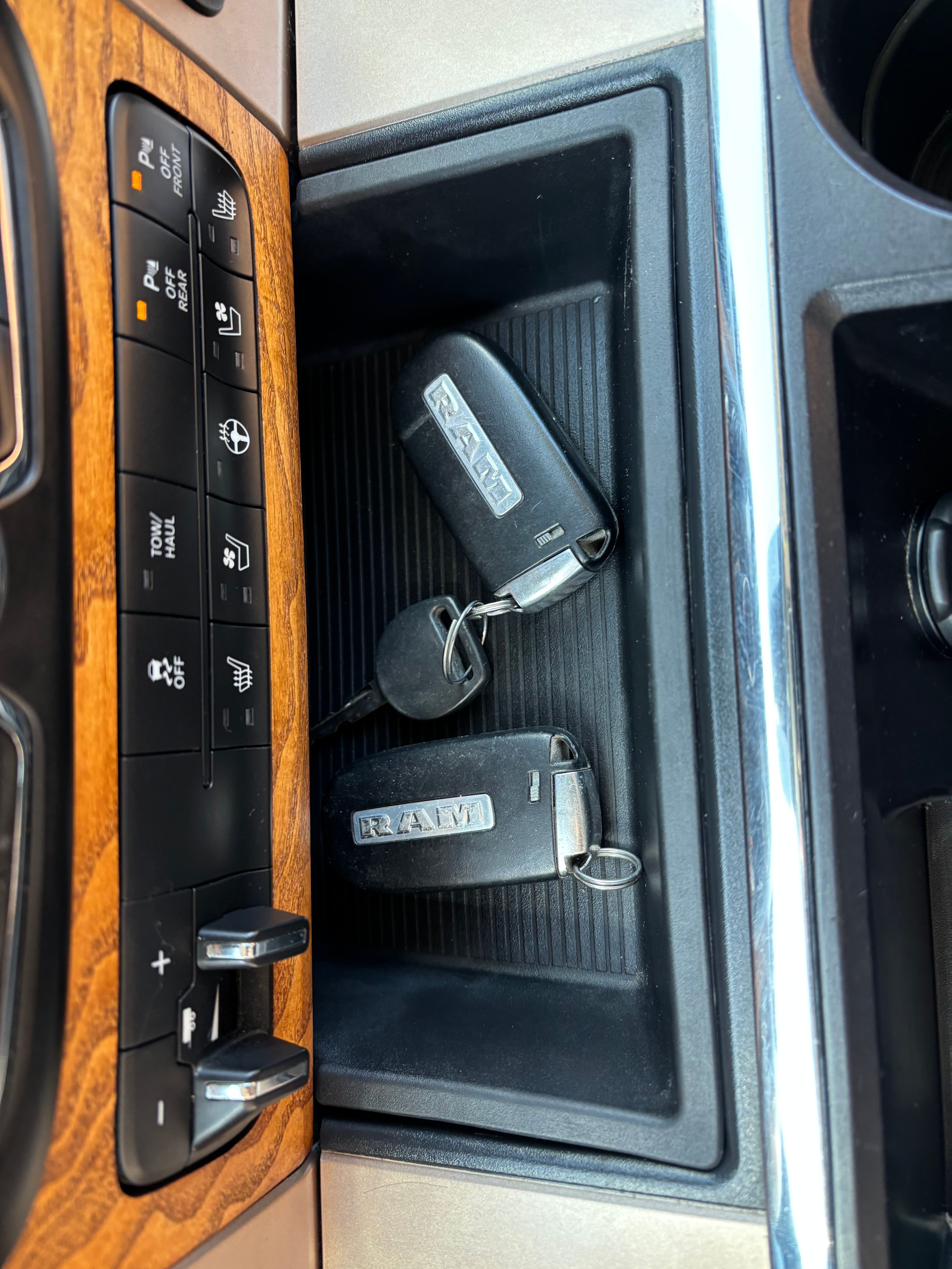 Used 2014 RAM 1500 Laramie Longhorn w/ Convenience Group AWD/4WD image 18
