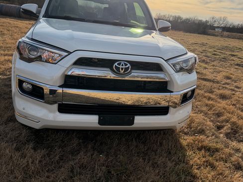 Used 2017 Toyota 4Runner Limited image 9