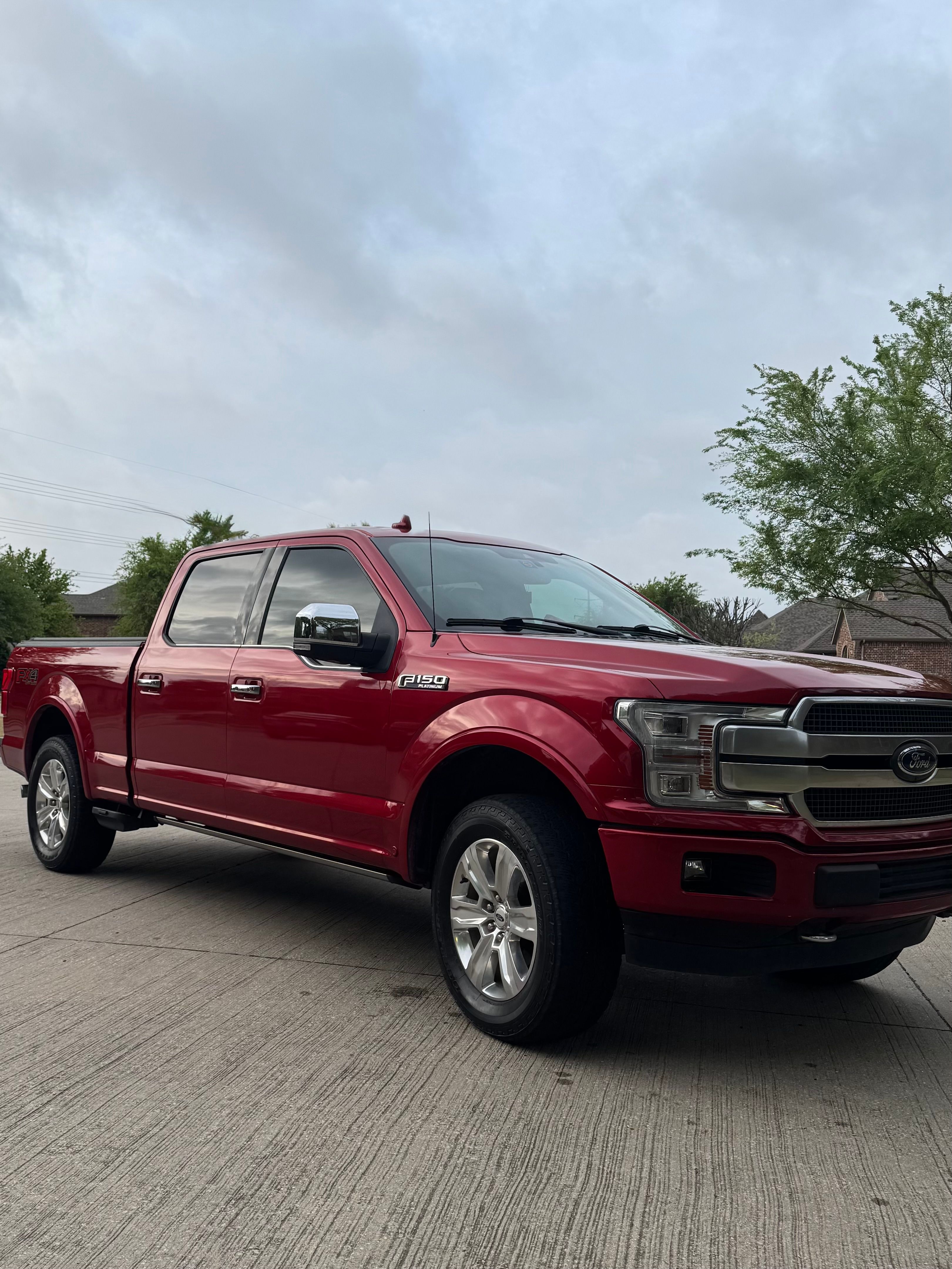 Used 2020 Ford F150 Platinum w/ Equipment Group 701A Luxury AWD/4WD image 4