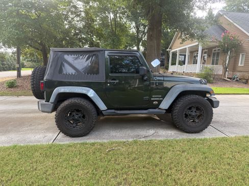Used 2010 Jeep Wrangler Sport AWD/4WD image 6