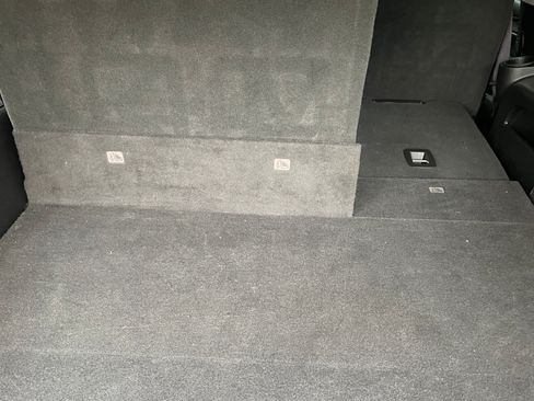 Used 2017 Chevrolet Suburban LT image 30