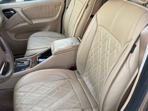 Used 2002 Mercedes-Benz ML 320 4MATIC image 9