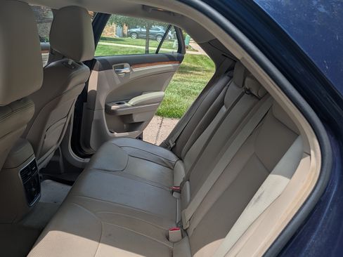 Used 2014 Chrysler 300 C AWD/4WD image 8